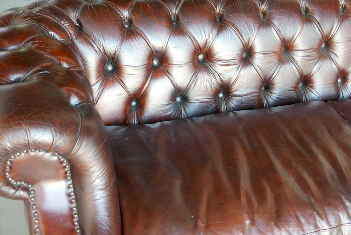 Canapele Canapea Chesterfield cu perne 240 x 100 x 80 canapea chesterfield 2 locuri