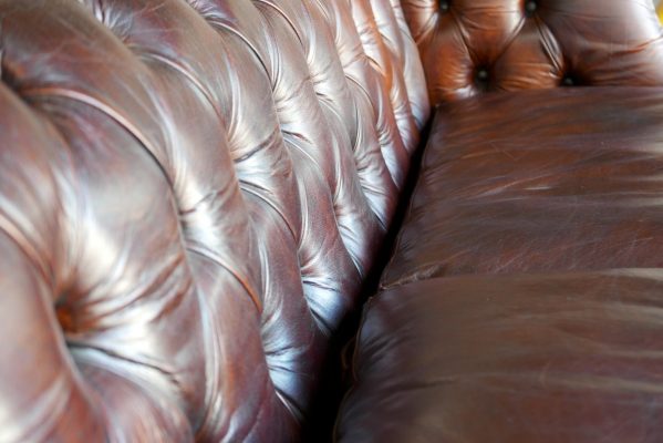 canapea chesterfield
