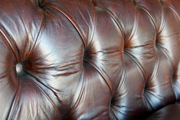 canapea piele chesterfield