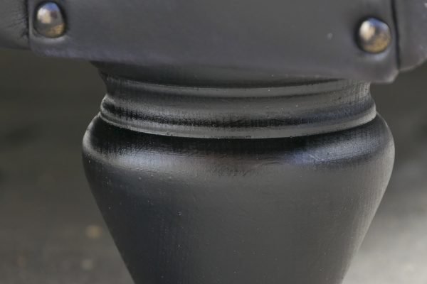 canapea chesterfield 2 locuri negru detaliu 2