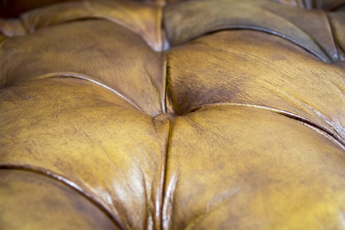 fotoliu chesterfield piele