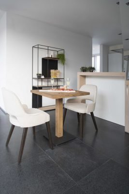 scaune si masuta cafea