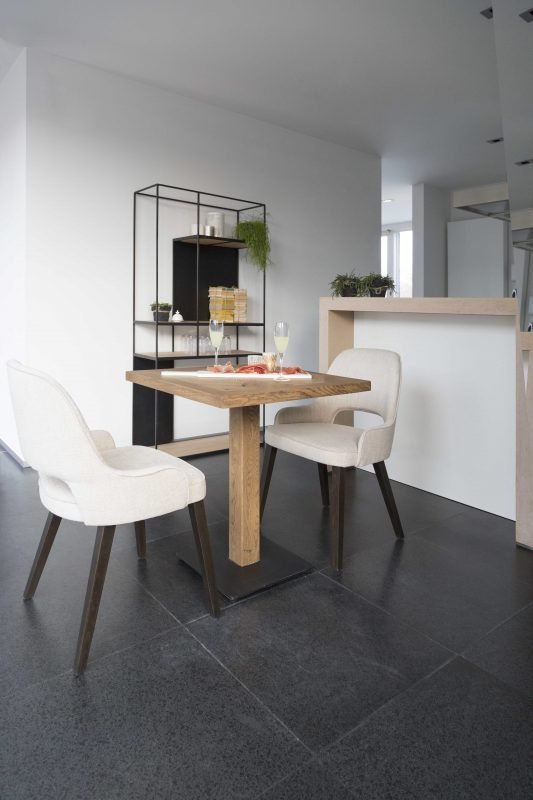 scaune si masuta cafea