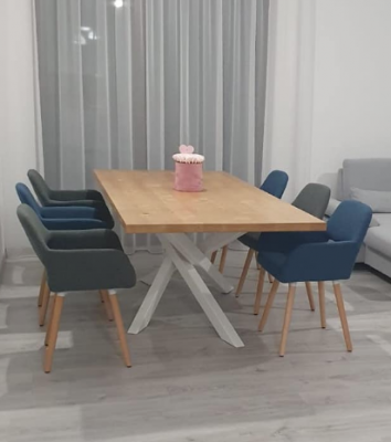 masa stil scandinav cu picioare metalice